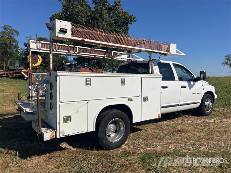 Dodge Ram 3500 4x2 Crew Cab Utility Truck Furgonetas caja abierta