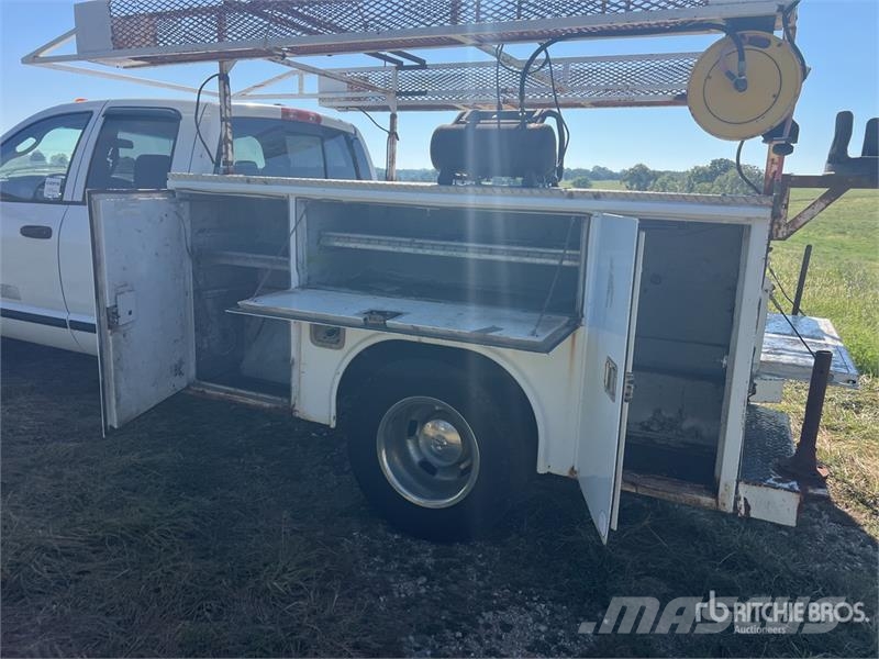 Dodge Ram 3500 4x2 Crew Cab Utility Truck Furgonetas caja abierta