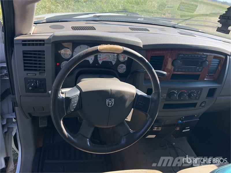 Dodge Ram 3500 4x2 Crew Cab Utility Truck Furgonetas caja abierta