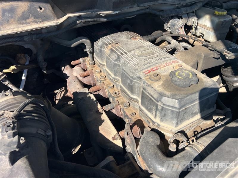 Dodge Ram 3500 4x2 Crew Cab Utility Truck Furgonetas caja abierta
