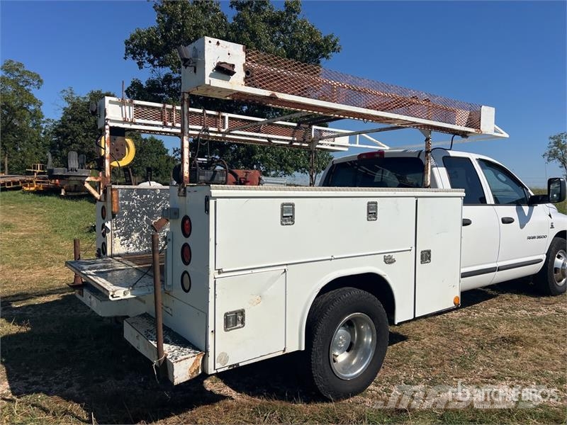 Dodge Ram 3500 4x2 Crew Cab Utility Truck Furgonetas caja abierta