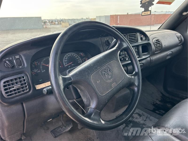Dodge Ram 3500 4x2 Flatbed Truck Camiones plataforma