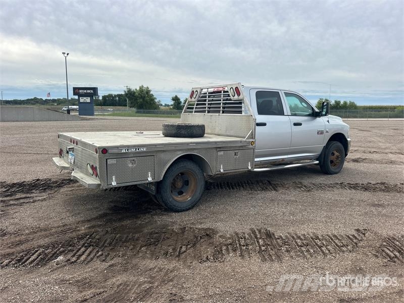 Dodge Ram 3500 4x4 Crew Cab Flatbed Truck Flatbed/Dropside trucks