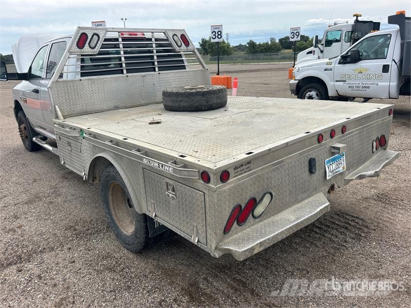 Dodge Ram 3500 4x4 Crew Cab Flatbed Truck Flatbed/Dropside trucks