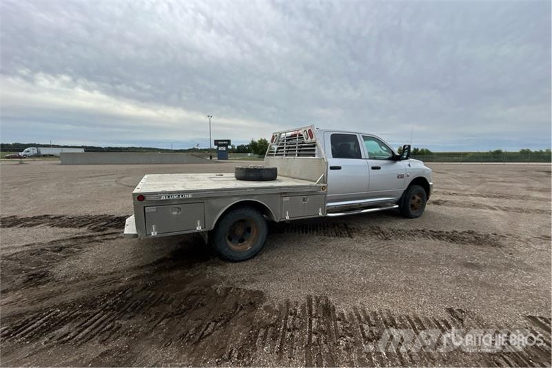 Dodge Ram 3500 4x4 Crew Cab Flatbed Truck Flatbed/Dropside trucks