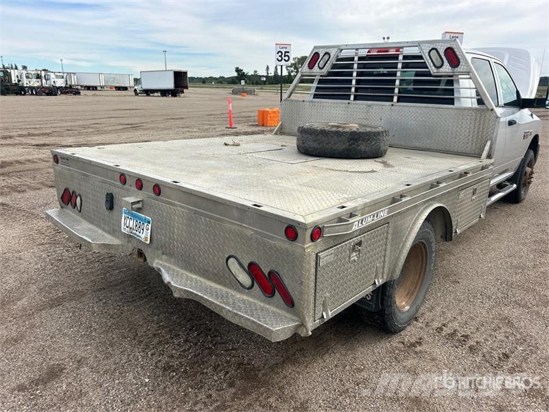Dodge Ram 3500 4x4 Crew Cab Flatbed Truck Flatbed/Dropside trucks