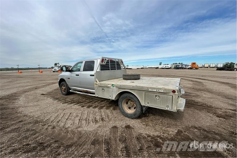 Dodge Ram 3500 4x4 Crew Cab Flatbed Truck Flatbed/Dropside trucks