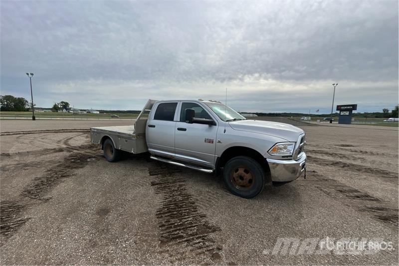 Dodge Ram 3500 4x4 Crew Cab Flatbed Truck Flatbed/Dropside trucks