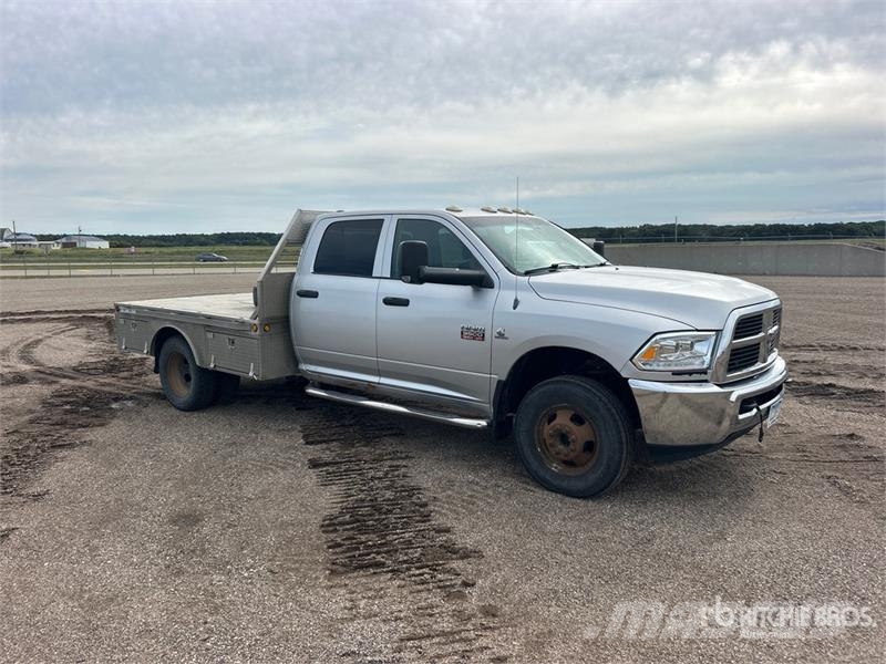 Dodge Ram 3500 4x4 Crew Cab Flatbed Truck Flatbed/Dropside trucks