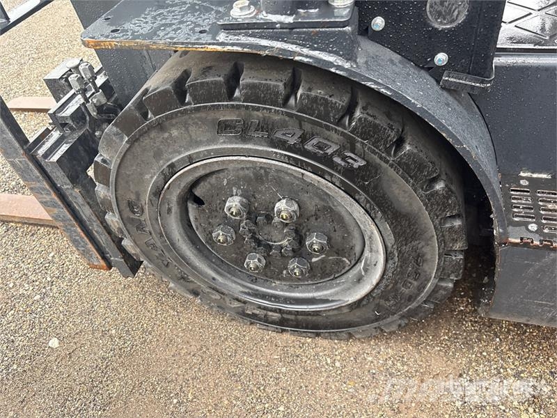 Doosan 4600 lb Cushion Tire Forklift Autokrāvēji - citi