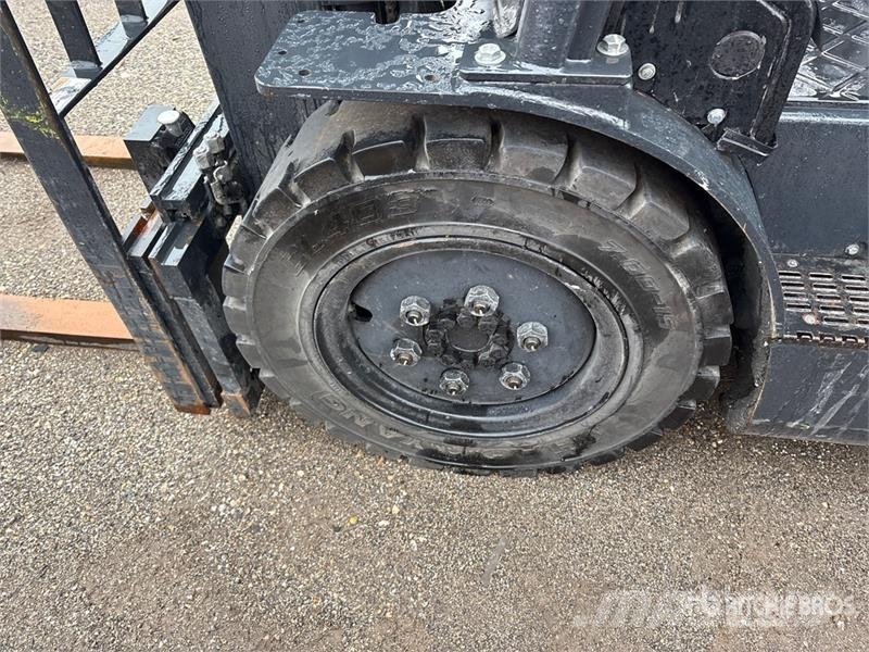 Doosan 4600 lb Pneumatic Tire Forklift Viličarji - drugo