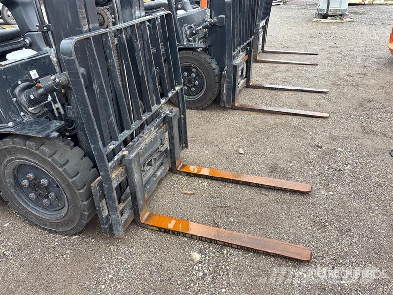 Doosan 4600 lb Pneumatic Tire Forklift Viličarji - drugo