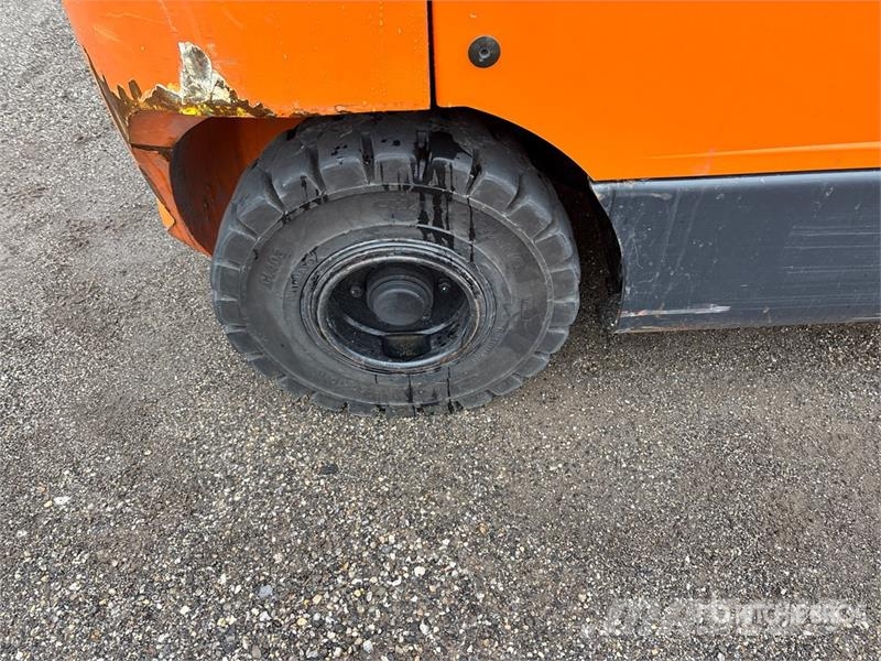 Doosan 4600 lb Pneumatic Tire Forklift Viličarji - drugo