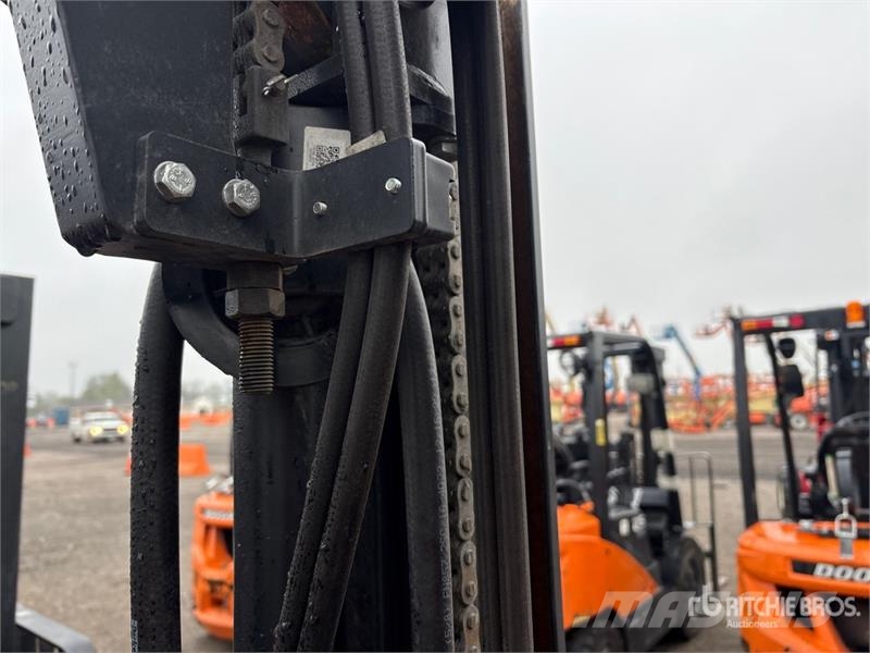 Doosan 4600 lb Pneumatic Tire Forklift Viličarji - drugo