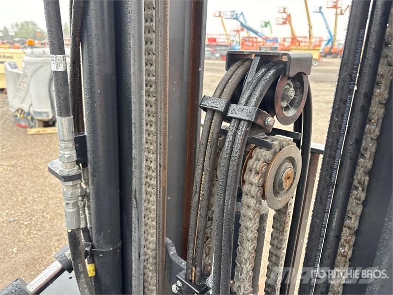 Doosan 4600 lb Pneumatic Tire Forklift Viličarji - drugo