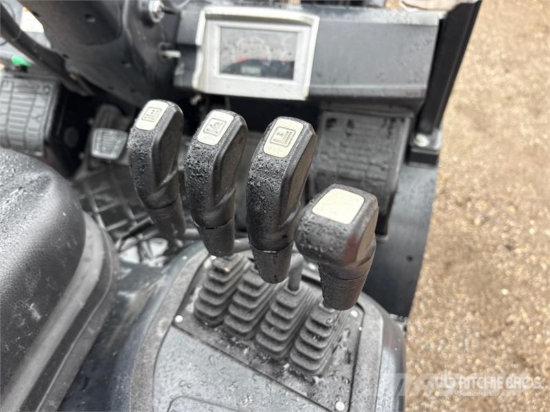 Doosan 4600 lb Pneumatic Tire Forklift Viličarji - drugo