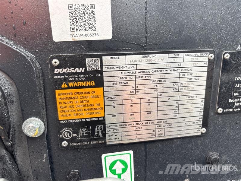 Doosan 4600 lb Pneumatic Tire Forklift Viličarji - drugo