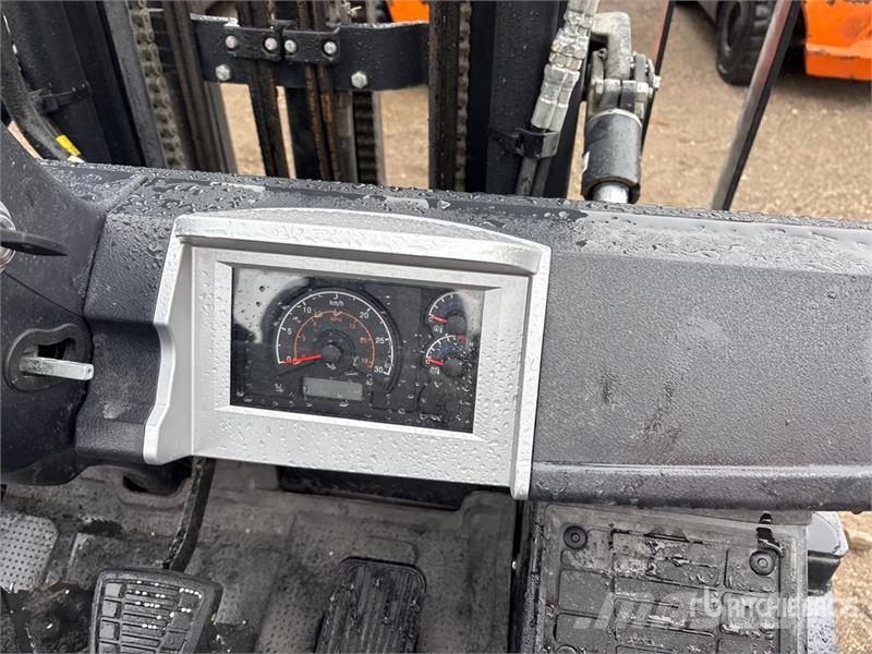 Doosan 4600 lb Pneumatic Tire Forklift Autokrāvēji - citi