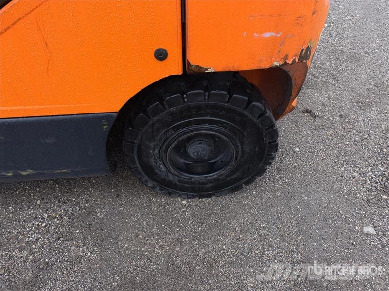 Doosan 4600 lb Pneumatic Tire Forklift Viličarji - drugo