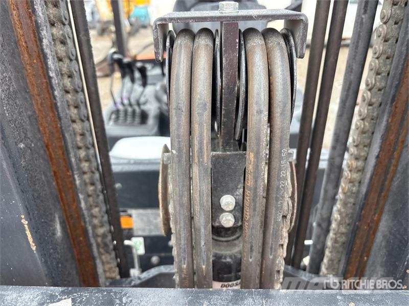 Doosan 4600 lb Pneumatic Tire Forklift Autokrāvēji - citi