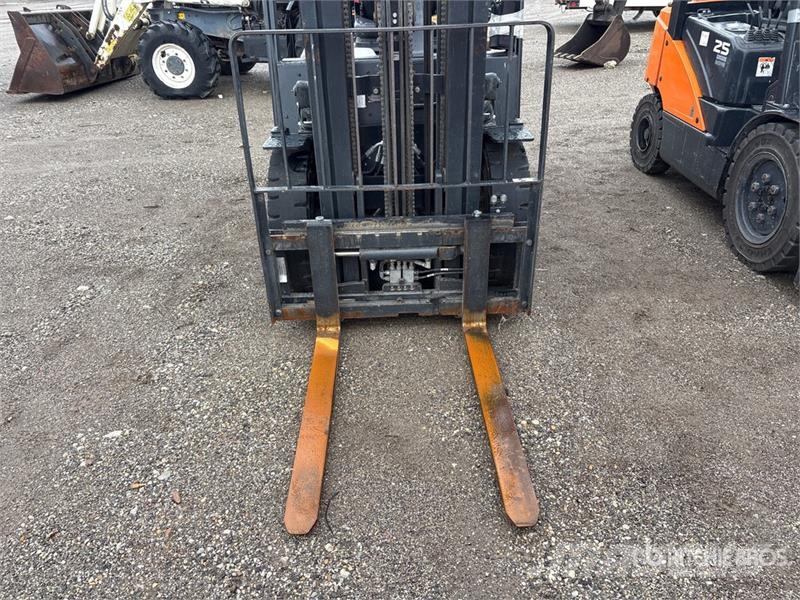 Doosan 4600 lb Pneumatic Tire Forklift Viličarji - drugo