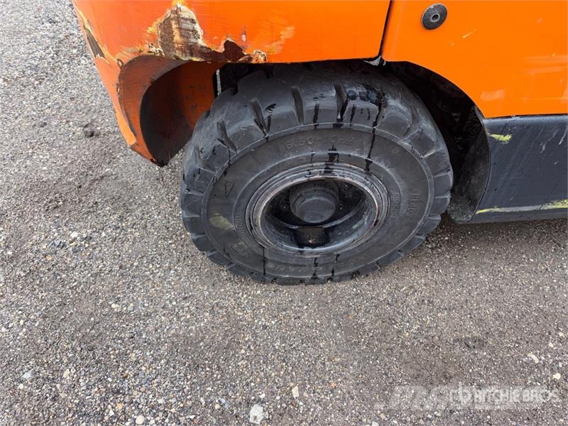 Doosan 4600 lb Pneumatic Tire Forklift Viličarji - drugo
