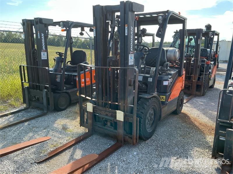 Doosan G20N-7 3650 lb Cushion Tire Forklift Andere Gabelstapler