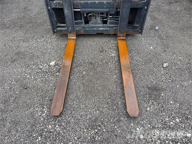Doosan G25E-7 4600 lb Pneumatic Tire Forklift Другие складские механизмы