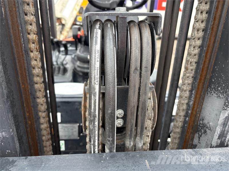 Doosan G25E-7 4600 lb Pneumatic Tire Forklift Другие складские механизмы