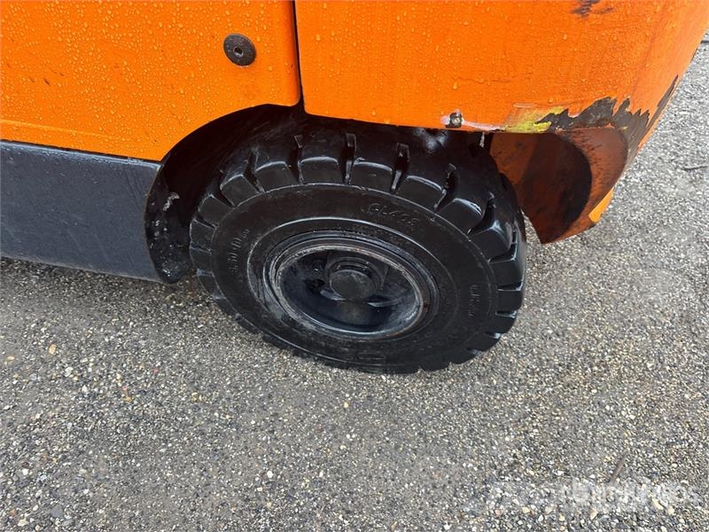 Doosan G25E-7 4600 lb Forklift Другие складские механизмы