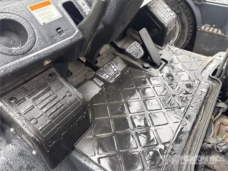 Doosan G25E-7 4600 lb Forklift Другие складские механизмы