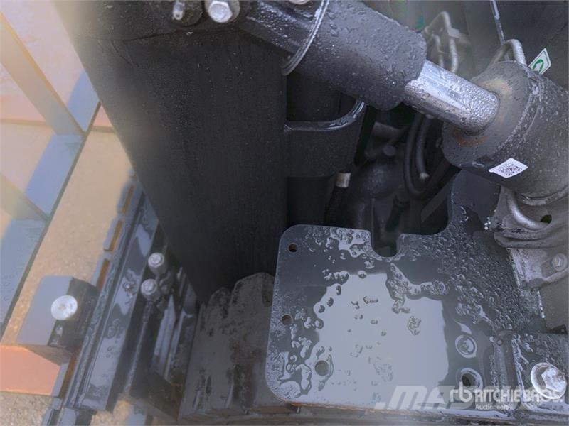 Doosan G25E-7 4600 lb Pneumatic Tire Forklift Другие складские механизмы
