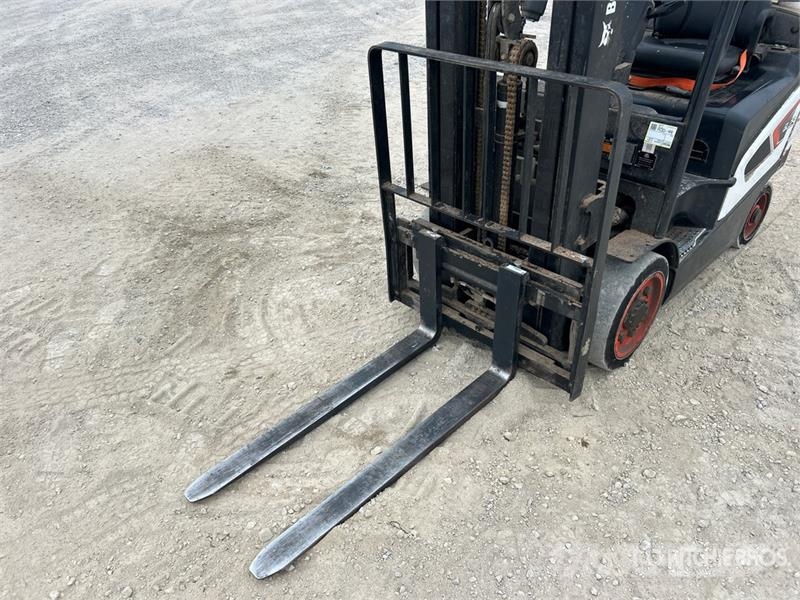 Doosan GC25S-9 4600 lb Cushion Tire Forklift Kahveltõstukid - muud