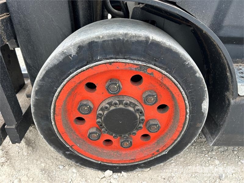 Doosan GC25S-9 4600 lb Cushion Tire Forklift Kahveltõstukid - muud