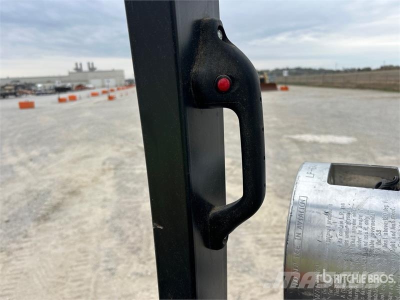 Doosan GC25S-9 4600 lb Cushion Tire Forklift Kahveltõstukid - muud