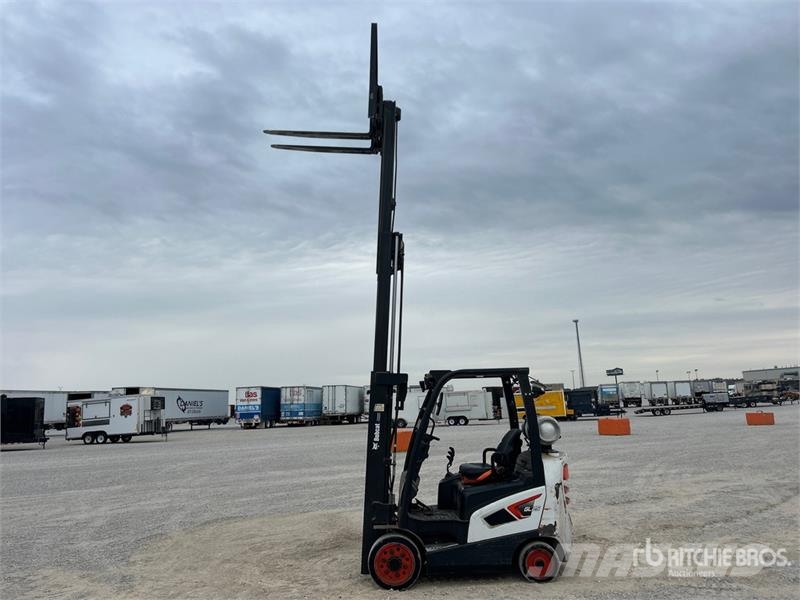 Doosan GC25S-9 4600 lb Cushion Tire Forklift Kahveltõstukid - muud