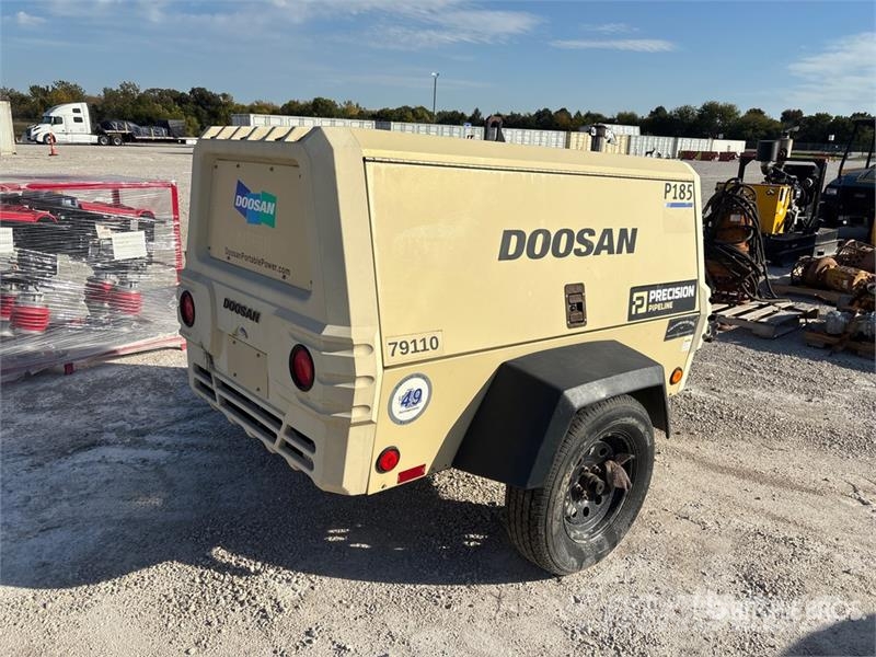 Doosan P185WDO-T4F 185 cfm Mobile Air Compressor 压缩机