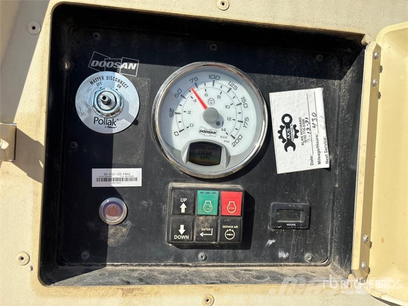Doosan P185WDO-T4F 185 cfm Mobile Air Compressor 压缩机
