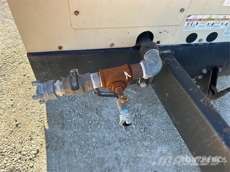 Doosan XP825/HP750WCU 750 cfm Mobile Air Compressor Kompresory