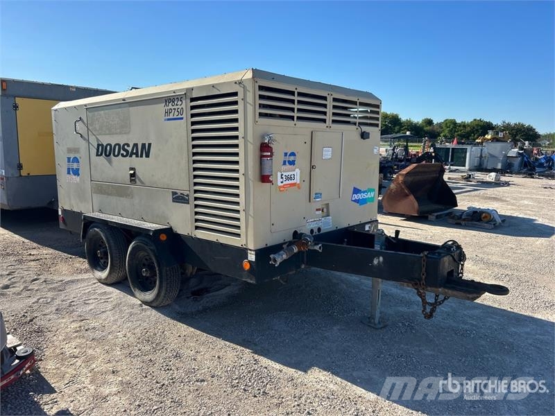 Doosan XP825/HP750WCU 750 cfm Mobile Air Compressor Kompresory