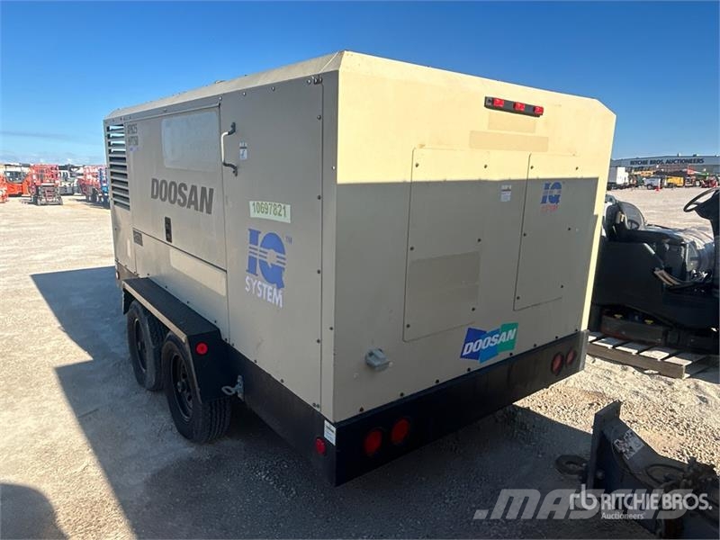 Doosan XP825/HP750WCU 750 cfm Mobile Air Compressor Kompresory