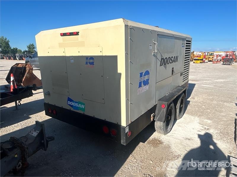 Doosan XP825/HP750WCU 750 cfm Mobile Air Compressor Kompresory
