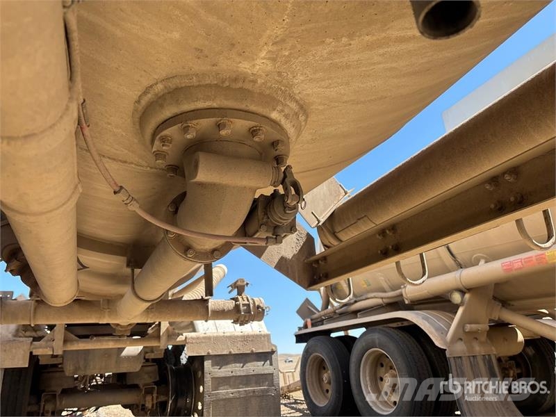Dragon 7400 gal Quad/A Turntable Pup Vacuum Tanker Traile مقطورات ذات صهاريج