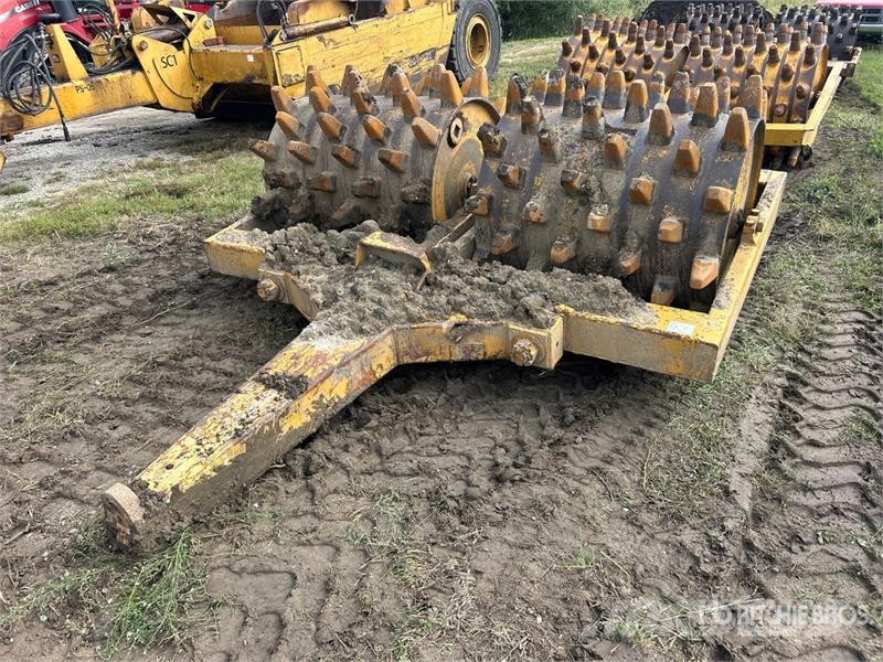  Dual Drum Pull Behind Compactor Cilindri compactori tractabili cu vibratii