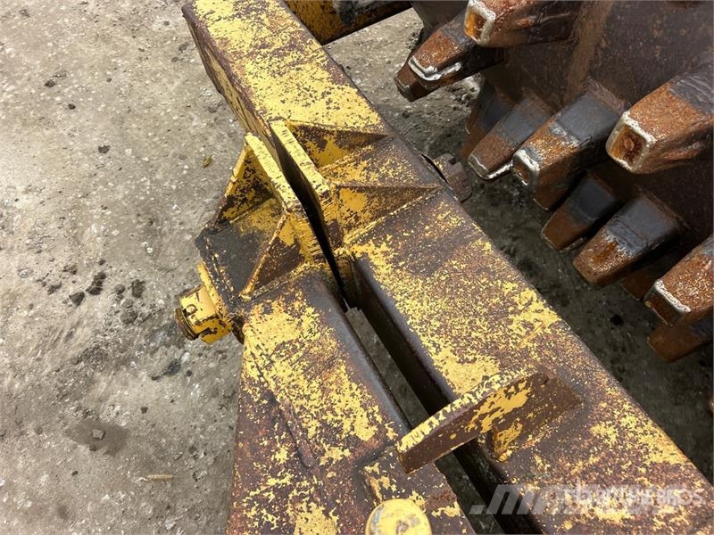 Dual Drum Pull Behind Compactor Cilindri compactori tractabili cu vibratii