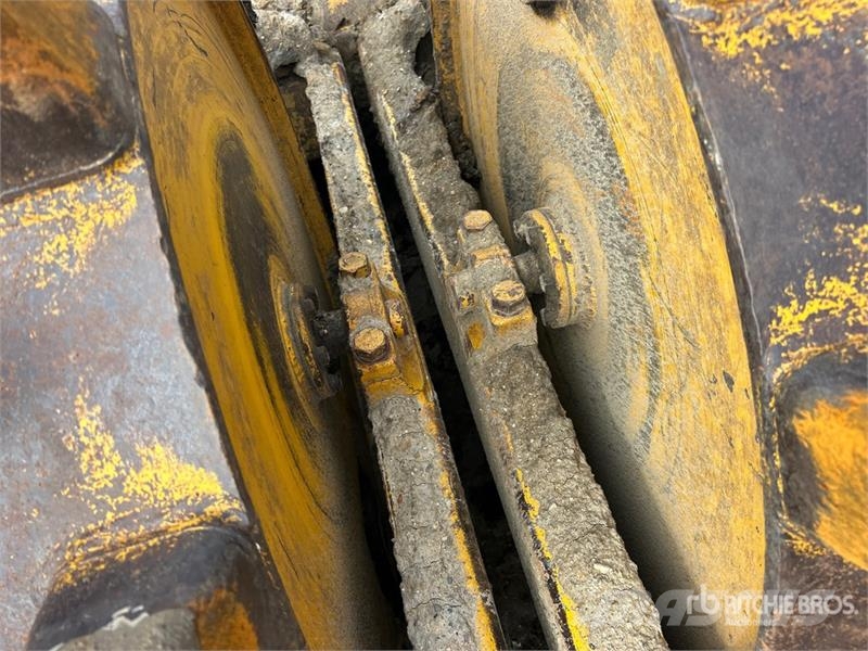  Dual Drum Pull Behind Compactor Cilindri compactori tractabili cu vibratii