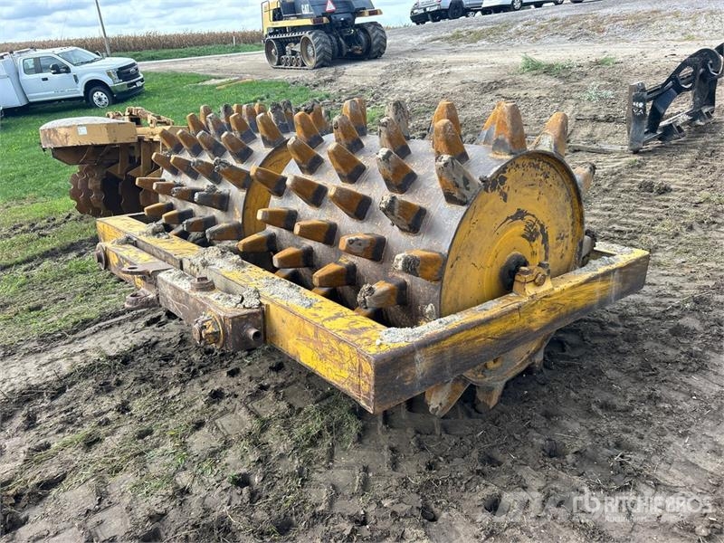  Dual Drum Pull Behind Compactor Cilindri compactori tractabili cu vibratii