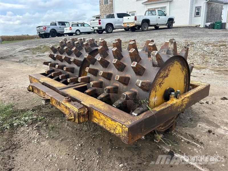 Dual Drum Pull Behind Compactor Cilindri compactori tractabili cu vibratii