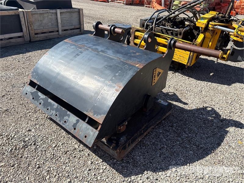 Dymax 60 in Plate Compactor Attachment Vibroplater