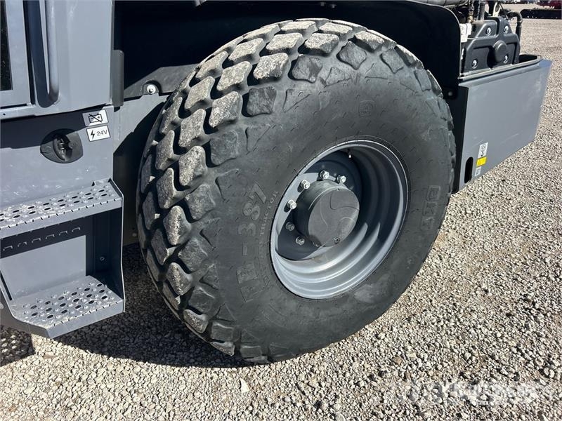 Dynapac CA2500D Smooth Drum Compactor 振動ローラ
